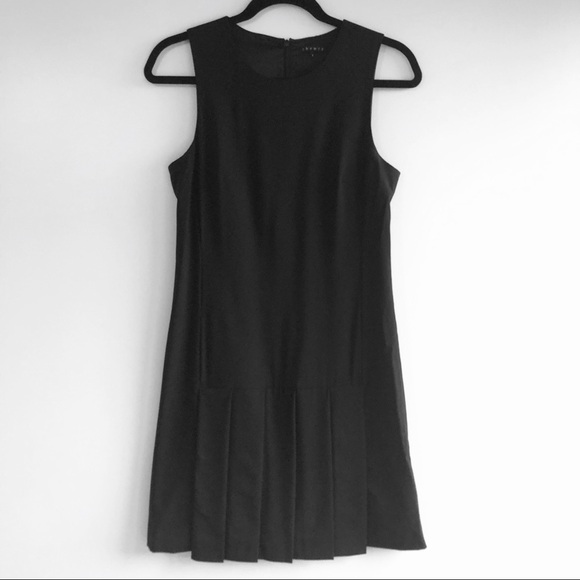Theory Pleated Front Sleeveless Black Dress - Picture 4 of 9